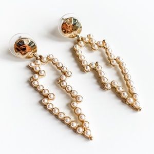 PEARL BOLT EARRINGS